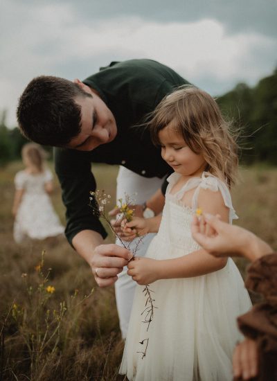 Photo session with family of 4 near winston-salem nc by winston-salem newborn and family photographer.